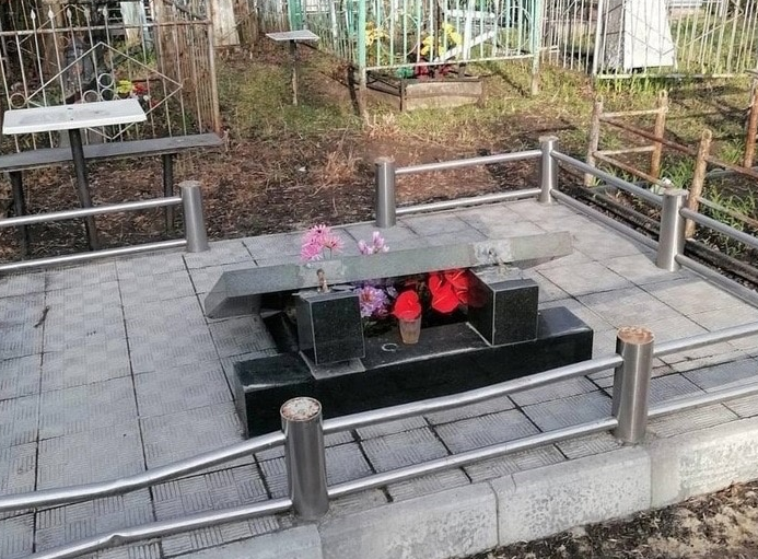 Два подростка разбили более 50 надгробий на кладбище в Саратовской области