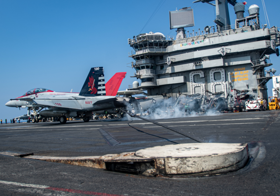 Авианосец ВМС США патрулирует Южно-Китайское море, несмотря на протесты КНР
