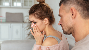 Изменил муж: Психолог рассказал, что можно и чего точно не стоит делать, узнав про неверность мужчины

