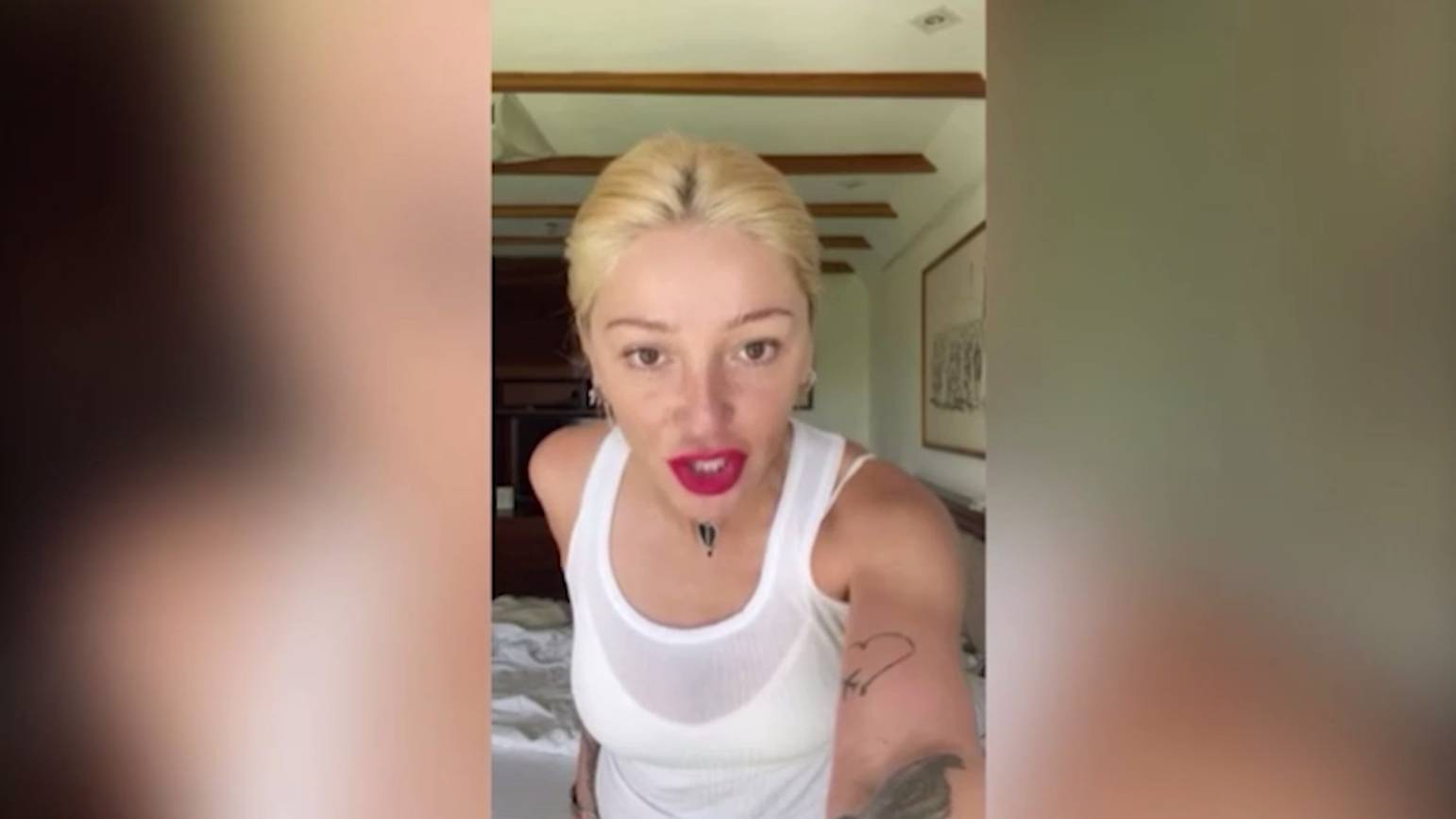 Настя Ивлеева показала танец для привлечения мужика