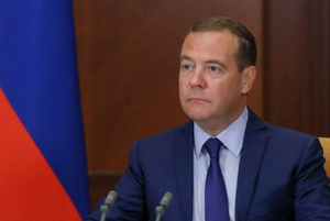 Медведев считает, что нужно сделать всё для победы России на Украине