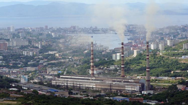 Во Владивостоке 15 тысяч жителей остались без воды из-за аварии