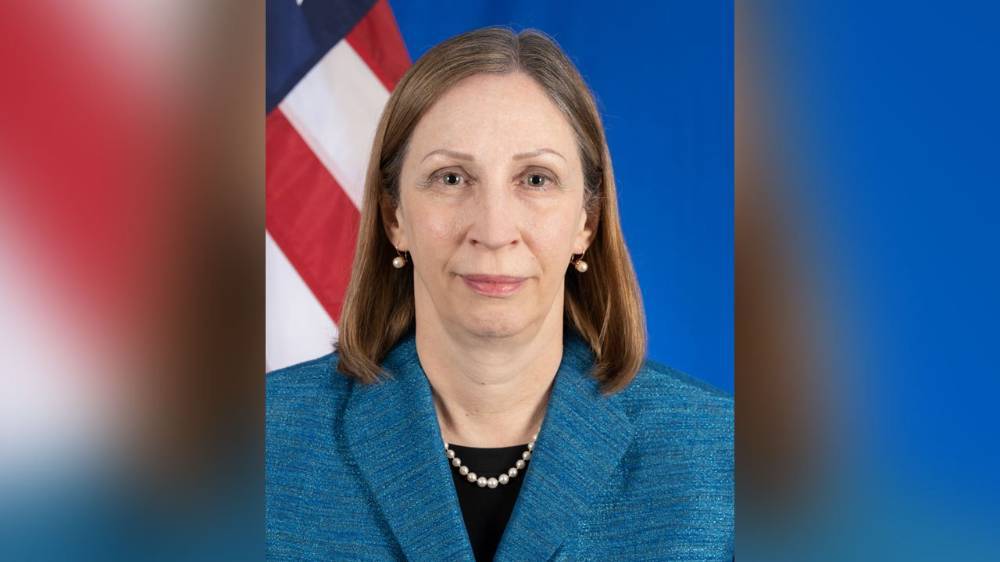 Американский посол заявила об отсутствии преград для поездки журналистов из РФ в США