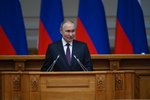 Путин: Россия не будет ни к кому "лезть под одеяло"