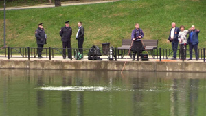 Лайф публикует видео с места обнаружения тел мужчины и женщины на дне пруда в Москве
