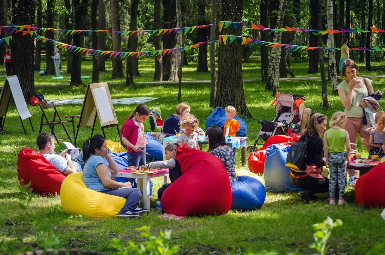 пуфики в парке горького