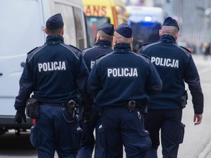 МИД пригрозил жёстким ответом на захват школы при Посольстве РФ в Варшаве