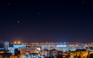 Две москвички приняли звёзды за дроны и вызвали полицию с разницей в 5 минут