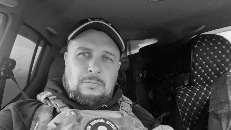 Военкор Владлен Татарский (Максим Фомин). Обложка © VK / Владлен Татарский