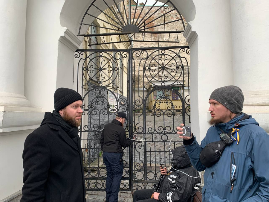 В Киево-Печерской лавре держали взаперти монахов. Фото © Союз православных журналистов