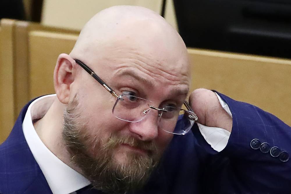Депутат Бурлаков назвал большой честью участие в работе фонда Защитники Отечества