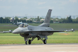 Кулеба заявил о прогрессе по поставкам Украине истребителей F-16