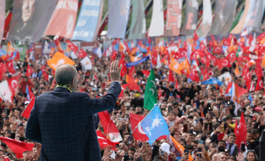 Эрдоган на фоне слухов об инфаркте выступил перед десятками тысяч сторонников