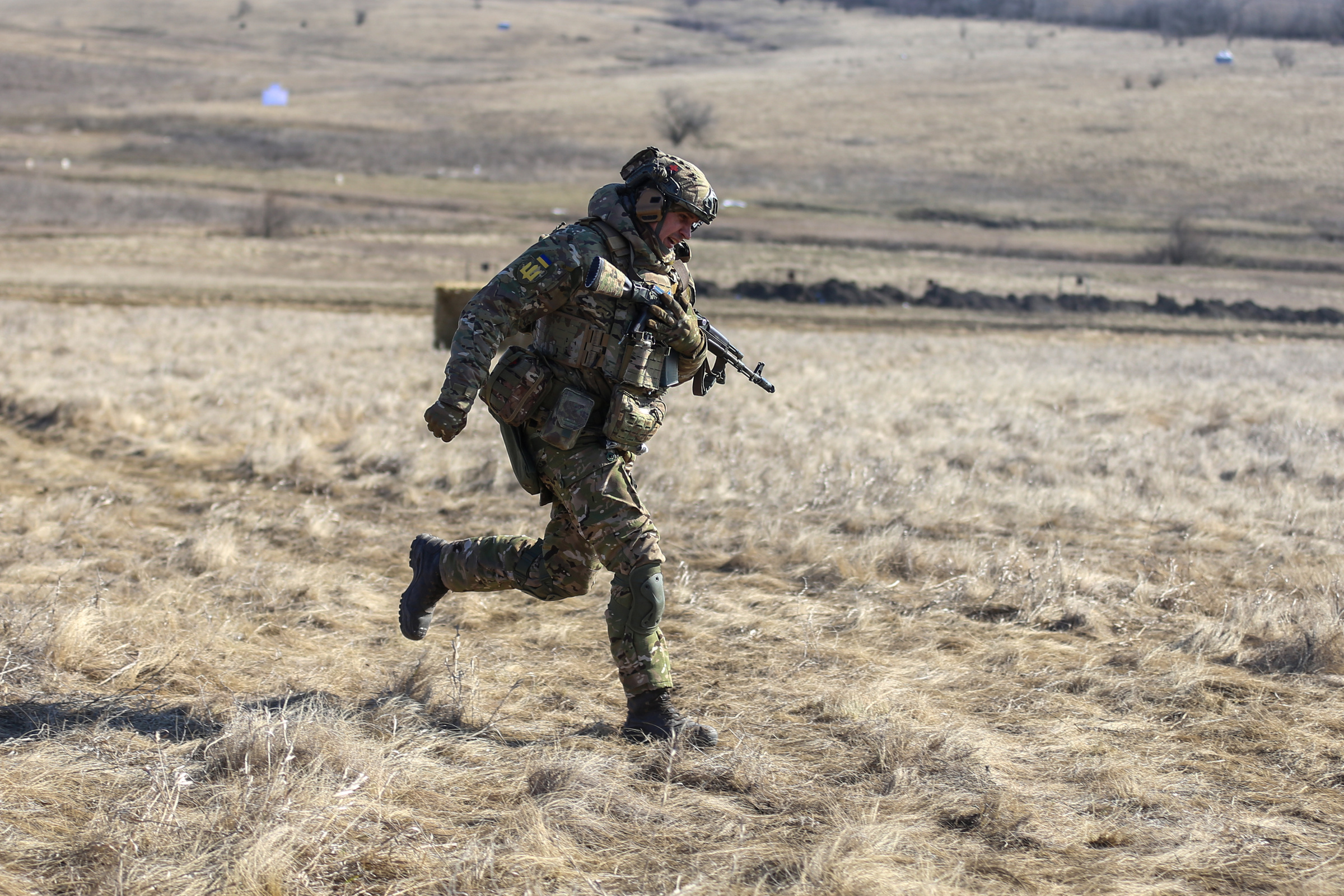 Украинские солдаты тренируются с оружием американского производства. Фото © Getty Images / Mustafa Ciftci / Anadolu Agency