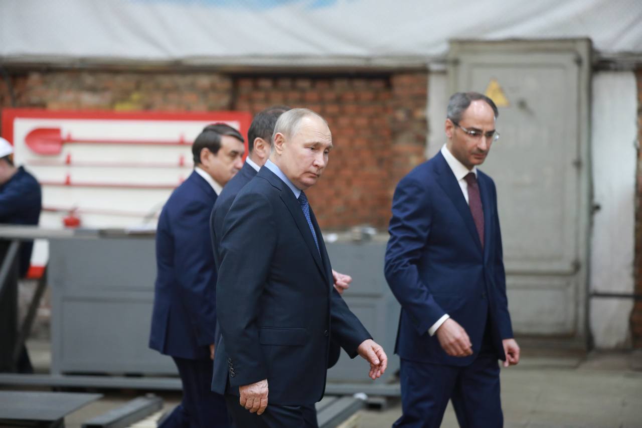 Путин: Россия должна двигаться к полной суверенизации в сфере промышленности