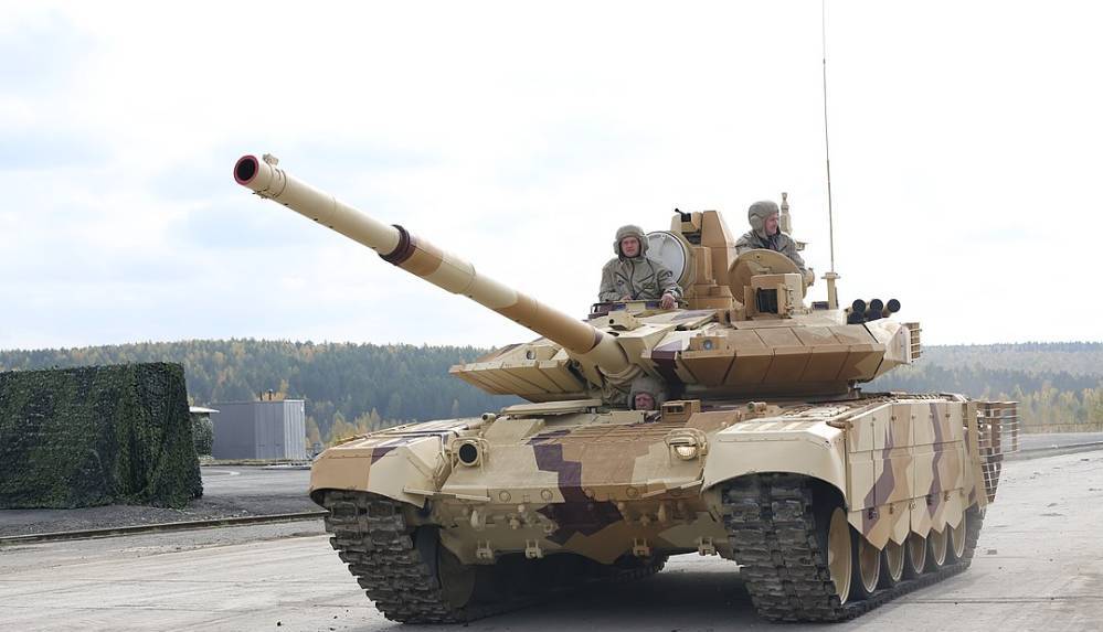 Ростех сообщил, что на танки Т-90 и Т-80 поставят защиту Арена-М