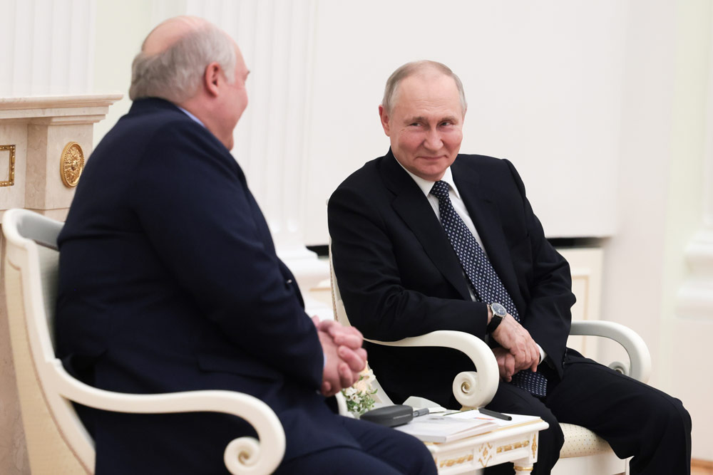 "Надо отрабатывать": Путин и Лукашенко пошутили про свои зарплаты