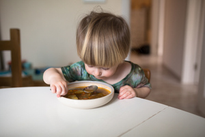Педиатр назвал самые полезные и вредные супы для детей