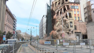 В центре Стамбула обрушилось пятиэтажное здание
