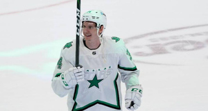 Российский нападающий отказался в НХЛ надеть свитер в поддержку ЛГБТ