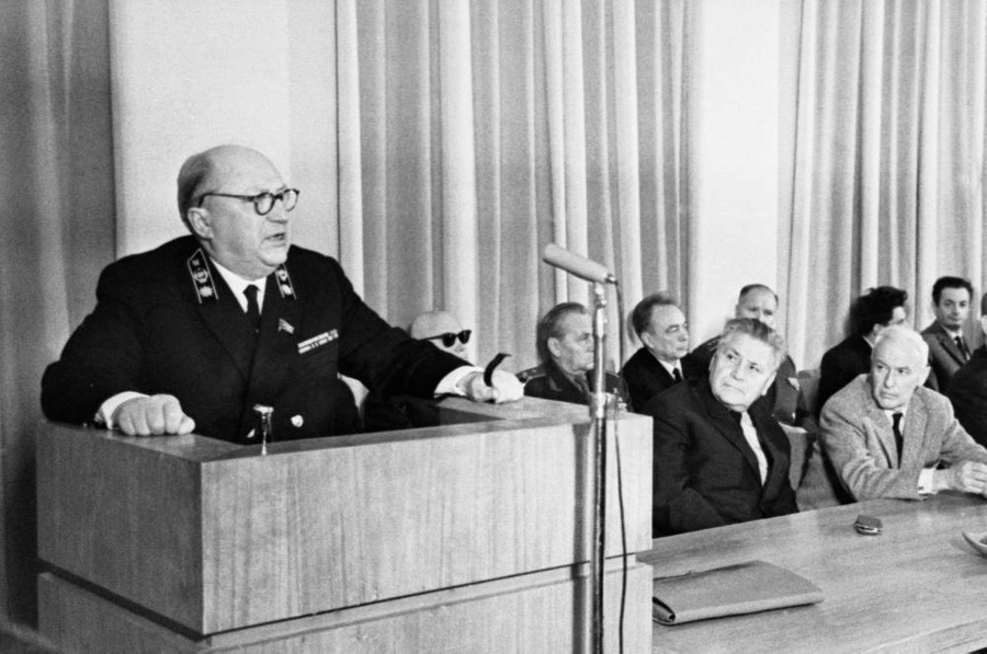 Генеральный прокурор СССР Роман Руденко (слева). Фото © ТАСС / Николай Кулешов