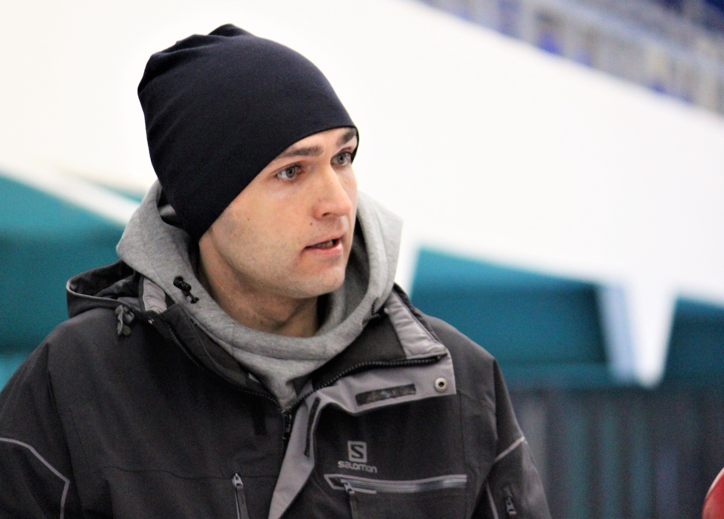 Пострадавший тренер Дмитрий Милованов. Фото © School.hc-enisey.ru