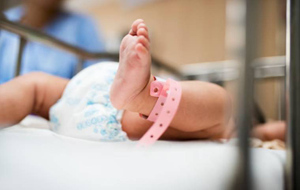 Выявлены первые случаи рождения детей с патологией мозга из-за ковида у матерей