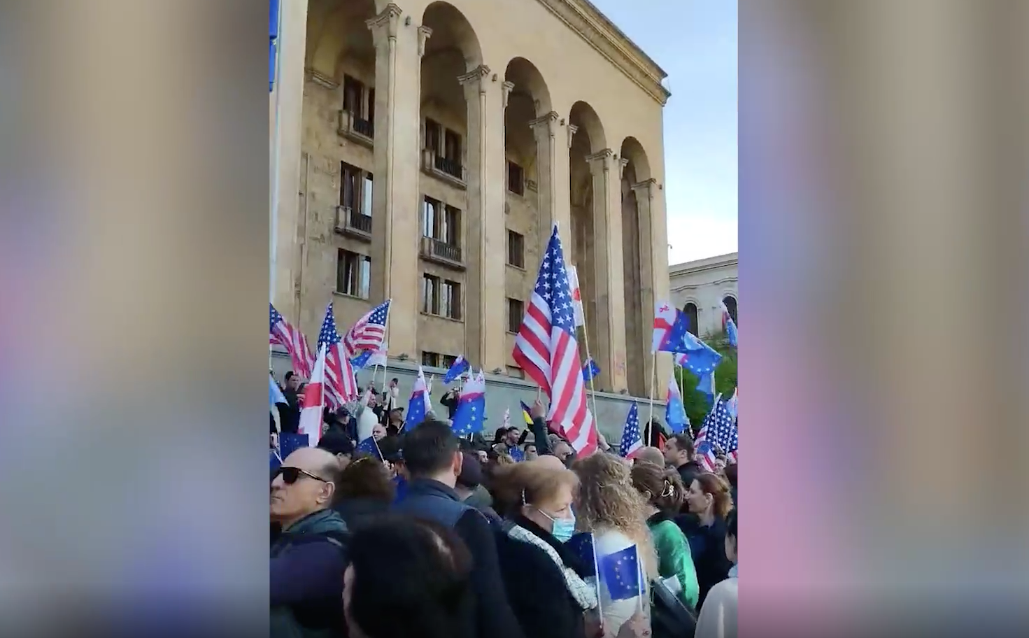 В Тбилиси проходит митинг оппозиции
