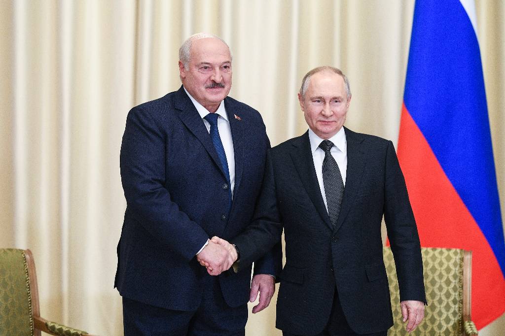 Песков: Общение Путина и Лукашенко носит доверительный характер