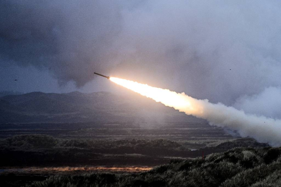 Ракета M142 HIMARS. Фото © Getty Images / Anadolu Agency