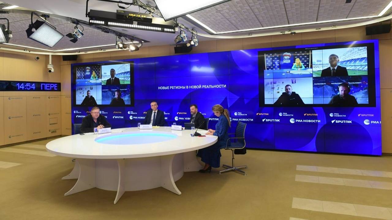 Исходим из созидания: На круглом столе ЭИСИ сформулировали политику России в новых регионах