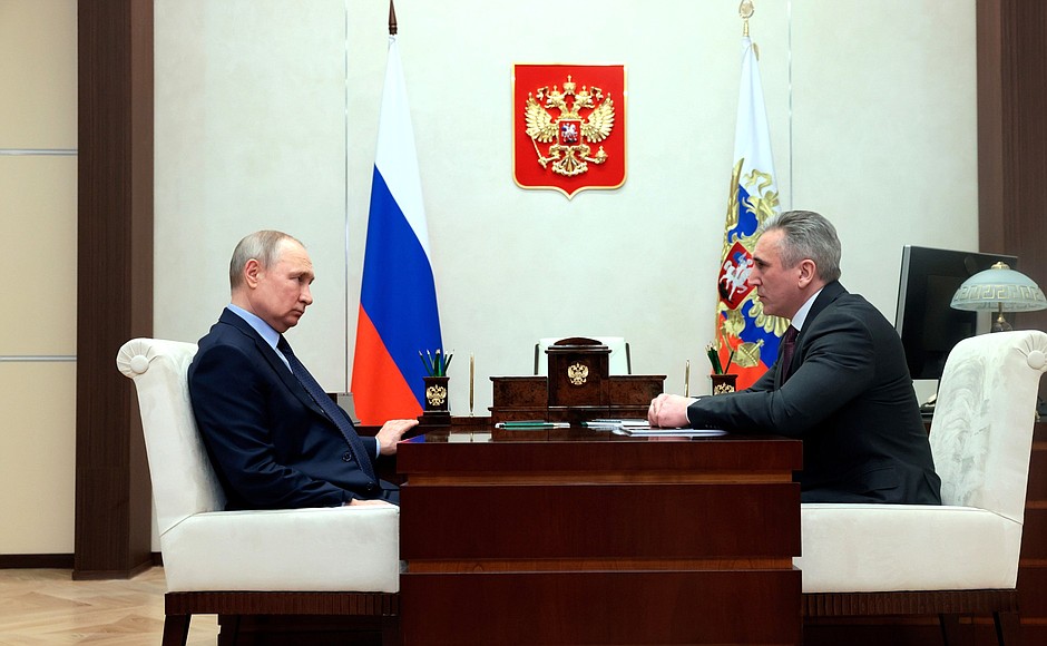 Путин поддержал решение губернатора Тюменской области идти на следующие выборы