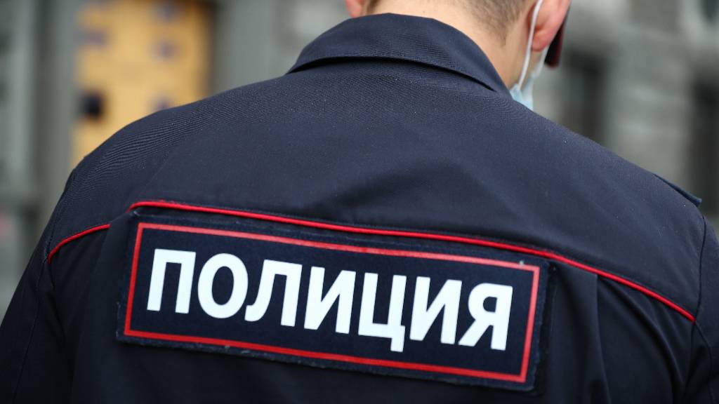 В Москве отчим насиловал 16-летнюю падчерицу, а её мать снимала это на видео
