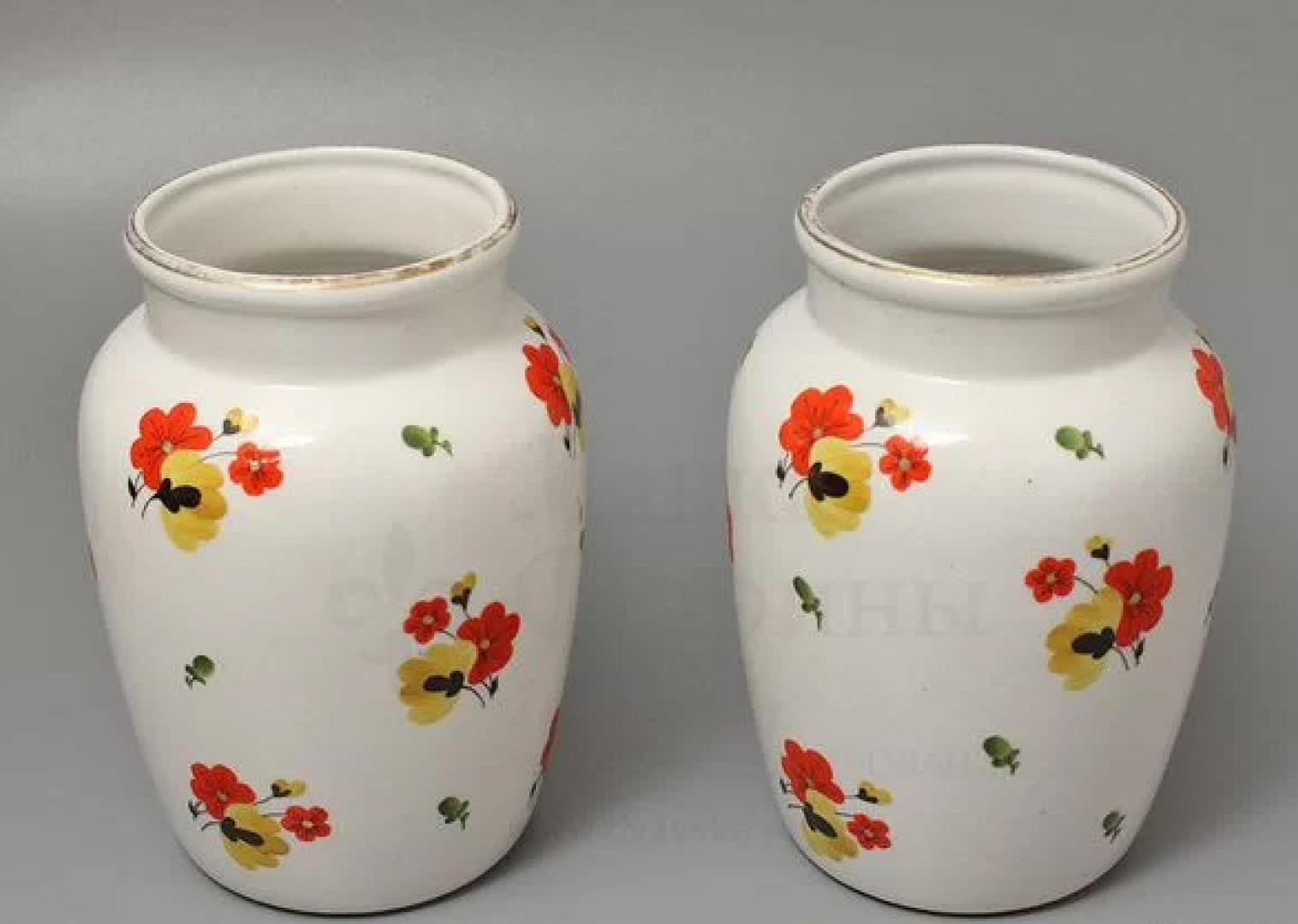 Парные вазы "Полевые цветы". Фото © Сайт объявлений