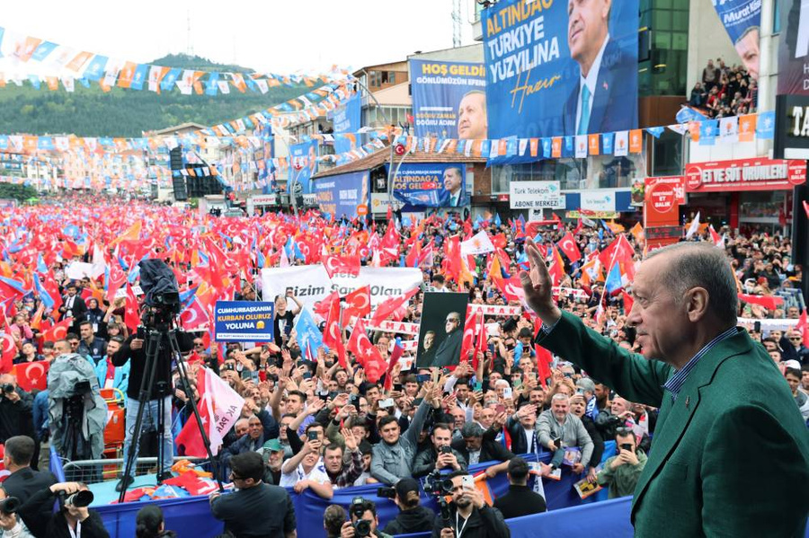 Президент Турции Реджеп Тайип Эрдоган провёл предвыборный митинг в Анкаре в преддверии выборов. Фото © ТАСС / ZUMA Press / Wire
