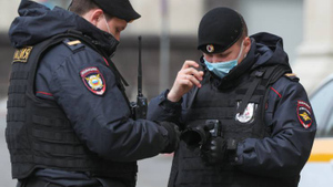 В метро Екатеринбурга остановили мужчину с предметом, похожим на гранату