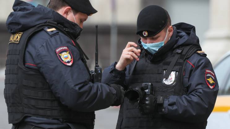 В метро Екатеринбурга задержали мужчину с предметом, похожим на гранату