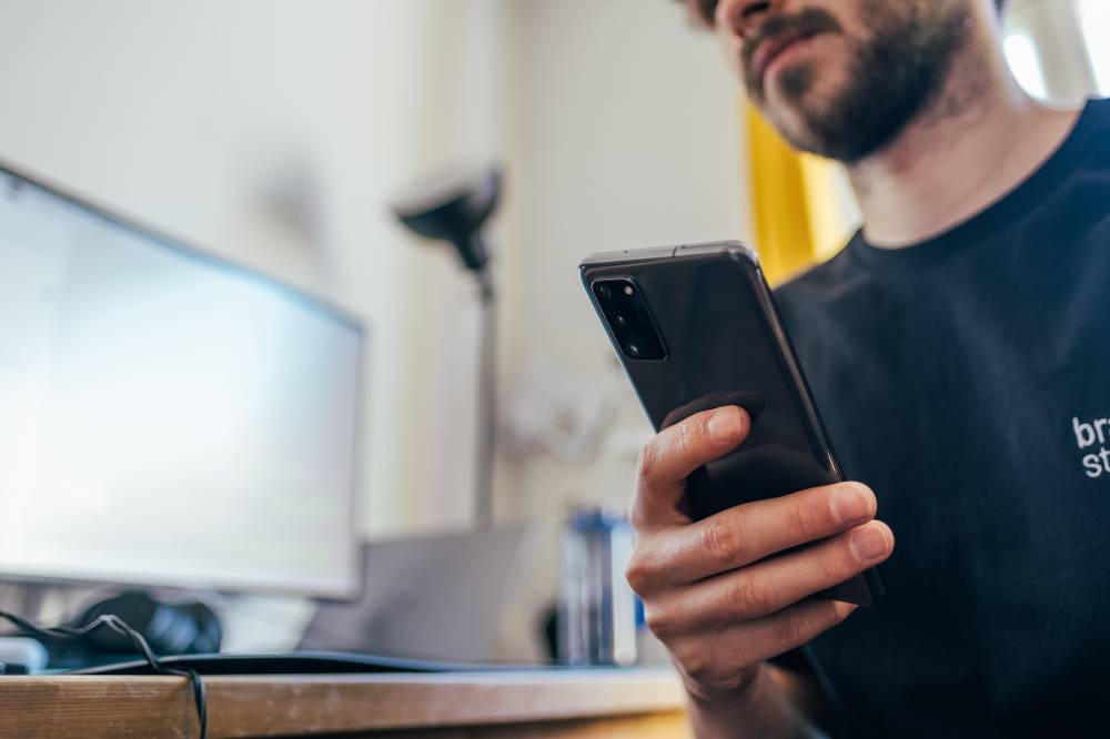 Описана самая частая причина проблем с зарядкой смартфона