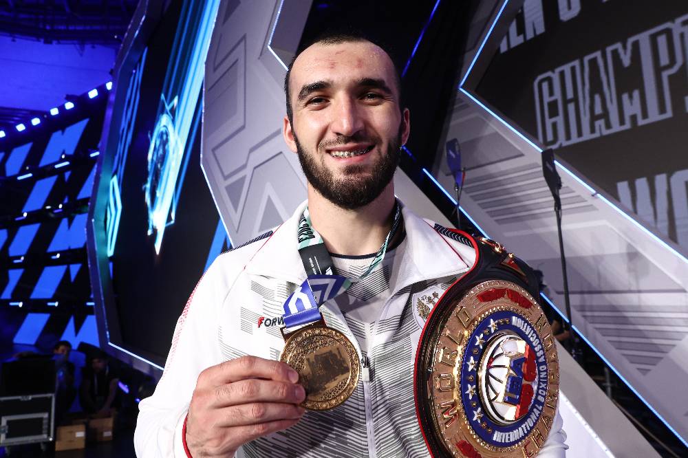 Россиянин Гаджимагомедов завоевал золотую медаль на чемпионате мира по боксу