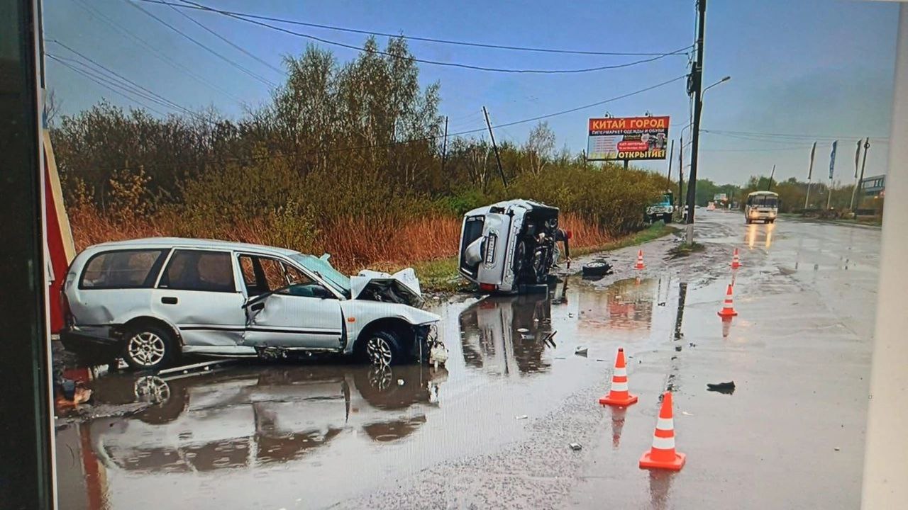 Один человек погиб и пять пострадали в результате аварии в Омске