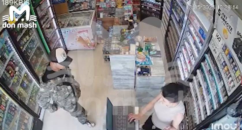 Деньги, пожалуйста: Вежливый налётчик забрал выручку магазина и извинился