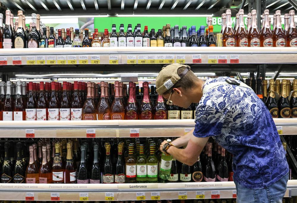 В Госдуме подняли вопрос о запрете на продажу алкоголя ночью в наливайках