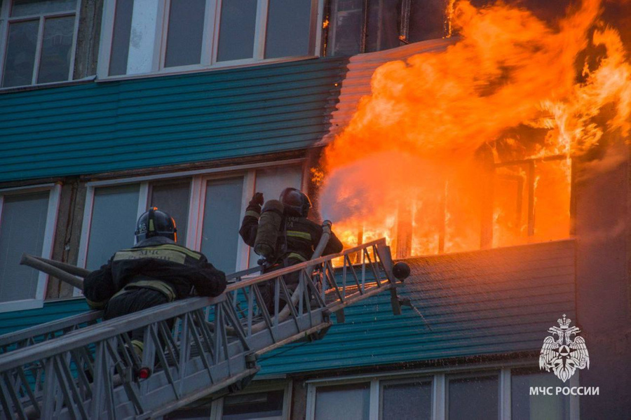 Пожар в жилом доме в Башкирии. Обложка © t.me / mchsrb01