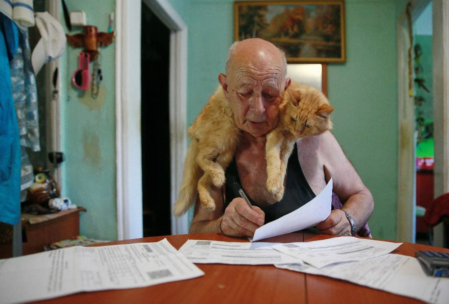 Пенсионерам положены субсидии на оплату услуг ЖКХ. Фото © ТАСС / Владимир Смирнов