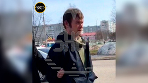 Мужчина с иконой и "Фаустом" Гёте пытался поджечь здание ФСБ в Коми