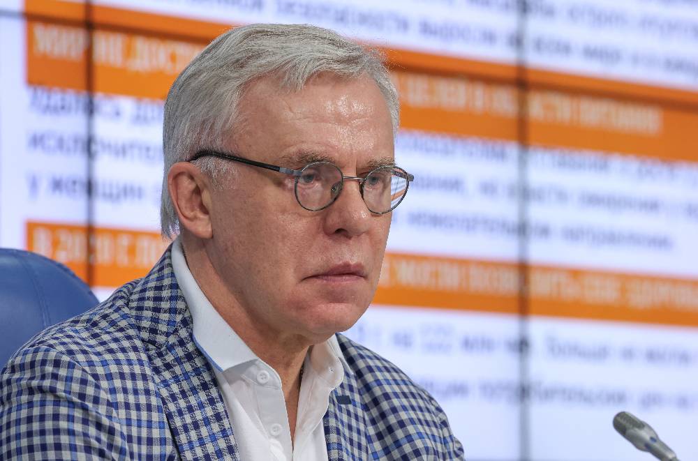 Фетисов возмутился, что телеканалы РФ показывают чемпионат мира по хоккею