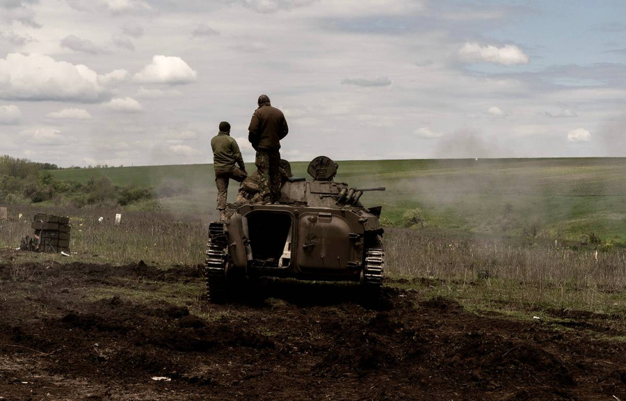 Украинские солдаты на БМП-3. Фото © Getty Images / Anadolu Agency / Vincenzo Circosta