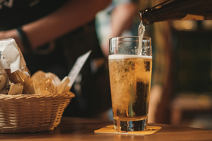 Любителей выпить пивка предупредили, в каком случае пристрастие может закончиться раком