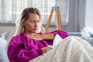 Врач рассказала, о каких болезнях говорят частые боли в горле