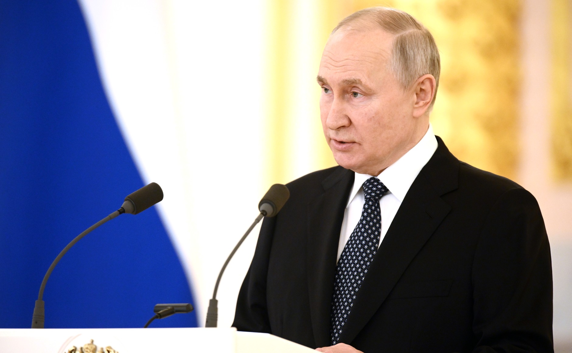 Используют политических маргиналов: Путин заявил о попытках извне раскачать обстановку в России